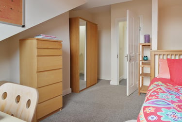 5 bed house, Denham Road, Sharrow, Sheffield, S118NE - Image 1