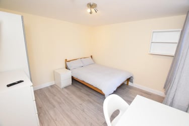6 bed house, Rothesay Avenue, Radford, Nottingham, NG71PU - Image 3