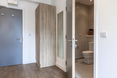 Deluxe Studio at Saltwater Place, Notte Street, The Hoe, Plymouth, PL12RQ - Image 12