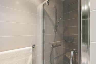 Classic Studio at Saltwater Place, Notte Street, The Hoe, Plymouth, PL12RQ - Image 10