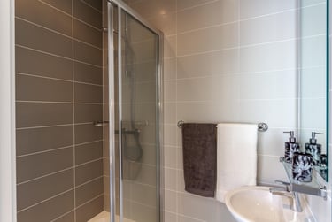 Premium Studio at Saltwater Place, Notte Street, The Hoe, Plymouth, PL12RQ - Image 12