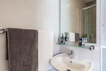 Premium Studio at Saltwater Place, Notte Street, The Hoe, Plymouth, PL12RQ - Image 13