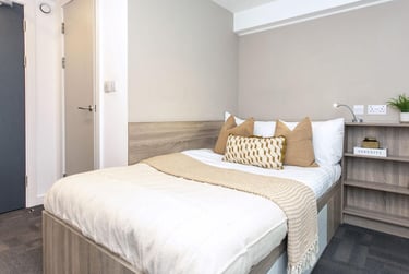 Deluxe Single Ensuite at Gillows, 23-25 North Road, City Centre, Lancaster, LA11NS - Image 1