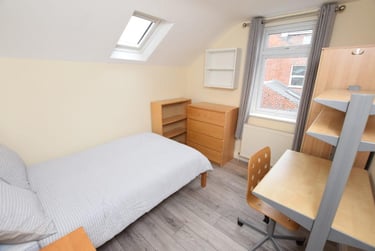 6 bed house, Dunlop Avenue, Lenton, Nottingham, NG72BW - Image 3