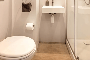 Standard Ensuite - Image 6