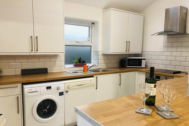 6 bed house, Pomona Street, Sharrow, Sheffield, S118JL - Image 1