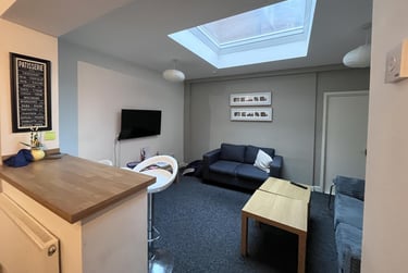 4 bed house, Gilesgate (L), Gilesgate, Durham, DH11JA - Image 2