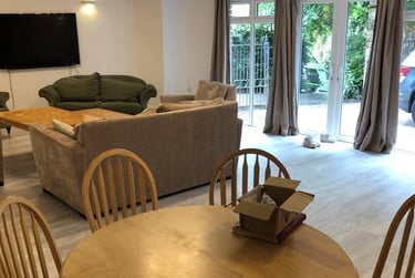 10 bed house, Elm Bank Drive, Carrington, Nottingham, NG35AL - Image 5