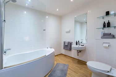 Studio with a Bath - Limited View at King Square Studios, 4 Dighton Street, City Centre, Bristol, BS28AU - Image 5