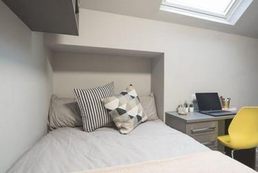 Loft Ensuite at Allen Court, 1 Cromwell Range, Fallowfield, Manchester, M146FQ - Image 1