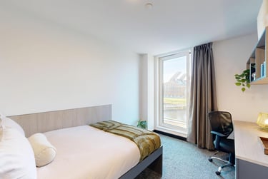 Deluxe Ensuite - Image 1