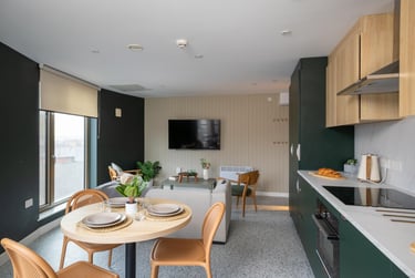 Ensuite 3 Bed Apartment at Fusion Liverpool, 5 Upper Duke Street, City Centre, Liverpool, L19DU - Image 7