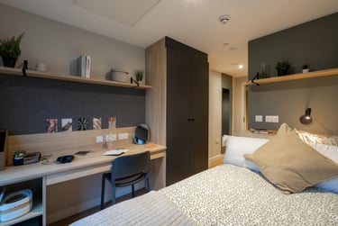 Premium Ensuite, Standard Floors - Image 2