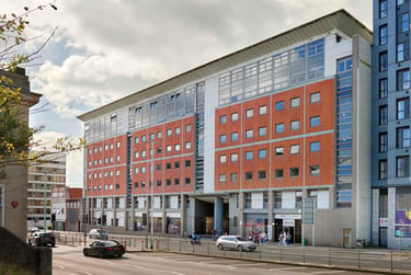 Bronze Ensuite at Discovery Heights, 27-31 Cobourg Street, City Centre, Plymouth, PL11UH - Image 1