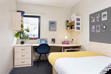 Bronze Ensuite at St Thomas Court, 20 Gasking Street, Mutley, Plymouth, PL49AP - Image 2