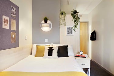Bronze Ensuite at St Thomas Court, 20 Gasking Street, Mutley, Plymouth, PL49AP - Image 3