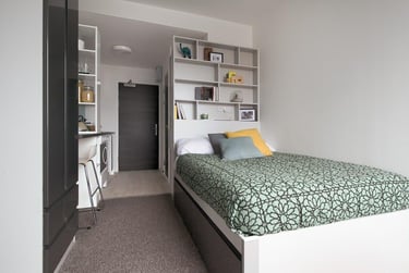 Bronze Studio at Clifton and Stewart House, 1 Clifton Place, City Centre, Glasgow, G37LD - Image 2