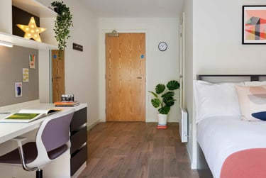 Gold Ensuite - Image 2
