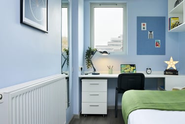 Silver Ensuite - Image 11