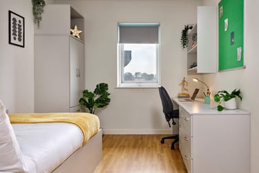 Gold Ensuite at The Maltings, Haven Road, Greenstead, Colchester, CO28FU - Image 12