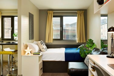 Silver Studio with Wet Room - Image 11