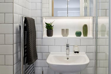 Lewis Ensuite with AC - Image 3