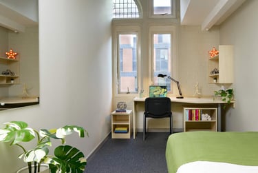 Gold 1 Bed Apartment - Image 9
