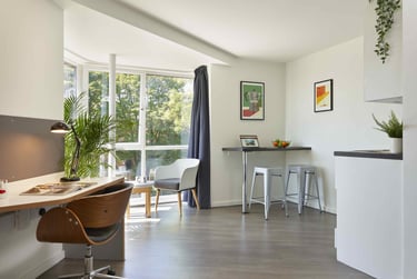 Platinum Plus Studio - Accessible - Image 11