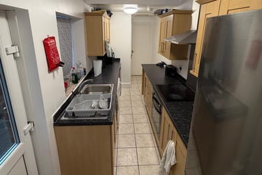 5 bed house, Leopold Street, City Centre, Loughborough, LE115DN - Image 2