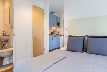 One Bed Flat - Image 1