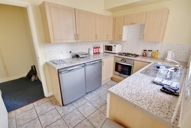 6 bed house, Leopold Street, City Centre, Loughborough, LE115DL - Image 3