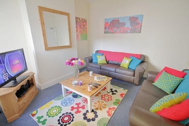 5 bed house, Leopold Street, City Centre, Loughborough, LE115DW - Image 2