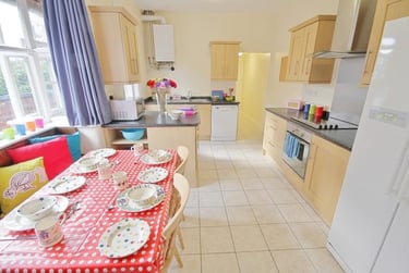 6 bed house, William Street, City Centre, Loughborough, LE113BX - Image 3