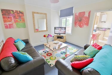 6 bed house, William Street, City Centre, Loughborough, LE113BX - Image 1
