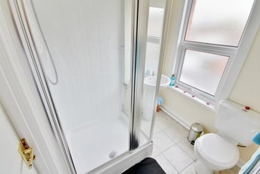 6 bed house, William Street, City Centre, Loughborough, LE113BX - Image 13
