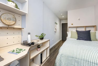 4 Bedroom Standard - Image 1