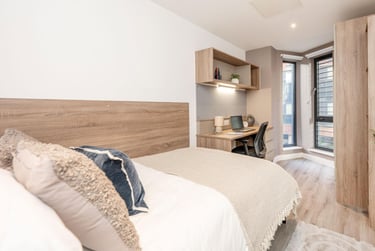 Deluxe Ensuite - Image 2