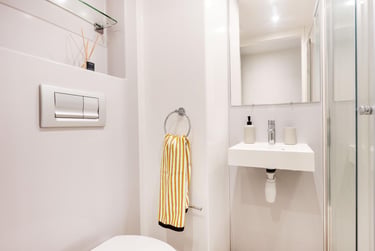 Deluxe Ensuite - Image 5