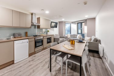 Deluxe Ensuite - Image 4