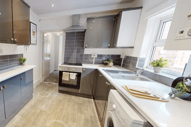 5 bed house, Fearon Street, City Centre, Loughborough, LE115DG - Image 2