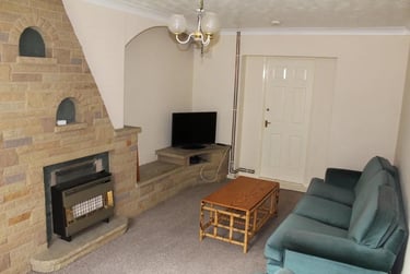 4 bed house, New Ashby Road, City Centre, Loughborough, LE114EX - Image 1