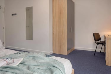Deluxe Ensuite - Image 2