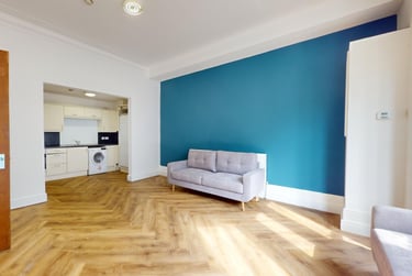 6 bed house, Hyde Park Road, Hyde Park, Leeds, LS61AH - Image 2