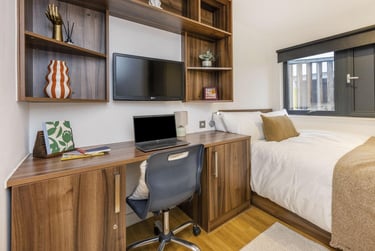 2 Bed Ensuite at King Square Studios, 4 Dighton Street, City Centre, Bristol, BS28AU - Image 2