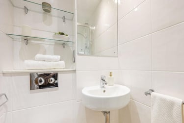 Large Studio at King Square Studios, 4 Dighton Street, City Centre, Bristol, BS28AU - Image 7