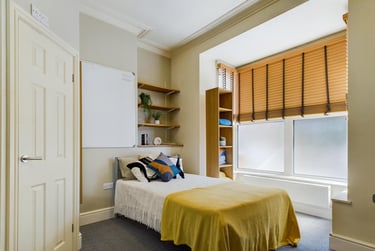 7 bed house, Yarborough Road, West End, Lincoln, LN11HR - Image 1