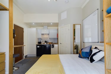 7 bed house, Yarborough Road, West End, Lincoln, LN11HR - Image 2
