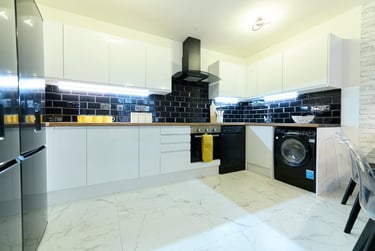 7 bed house, Queen Street, Kelham Island, Sheffield, S12DW - Image 1