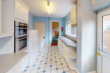 5 bed house, Fearon Street, City Centre, Loughborough, LE115DG - Image 2