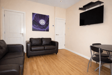 4 bed house, City Road, Heeley, Sheffield, S25HG - Image 2